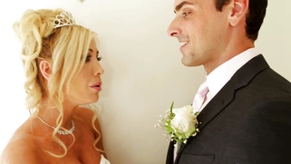 Tasha Reign kissing with her husband's best friend