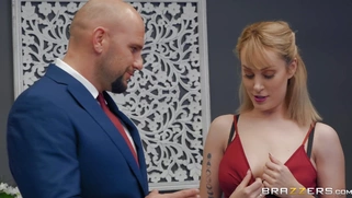 Maxim Law shows off her big boobs to Jmac