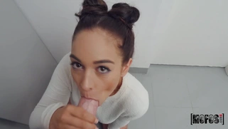 Ginebra Bellucci is sucking cock in POV