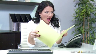 Casey Cumz spreads her legs so her assistant could eat her pussy under her desk