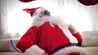 Jessica Jaymes gives nice blowjob to Santa