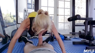 Blonde mom Alexis Fawx is sucking the cock in the gym