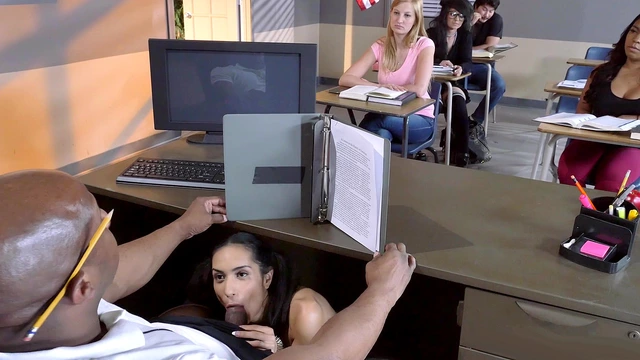 640px x 360px - Tia Cyrus blows her PE teacher as he's giving his lecture - Porn Movies -  3Movs