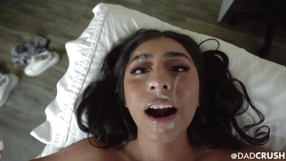 Violet Myers opens her mouth and gets facial cumshot
