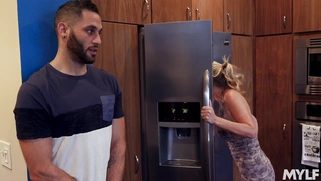 Prestyn Lee gets her pussy licked in the kitchen