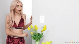 Sia Lust gets her face fucked by Small Hands