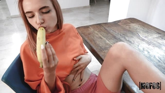 Mimi Bloom is playing with the banana
