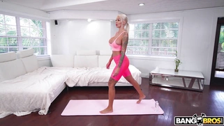 Bigtit Blondie Bombshell does yoga and Jay Bangher is spying on her