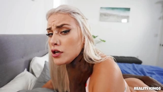 Blonde Indica Monroe shakes her ass on the black cock