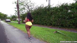 Ms. Yummy's giant ass looks amazing as she is jogging outdoor