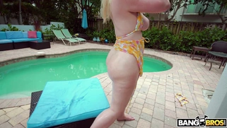 Amateur mom Kate Dee is posing poolside