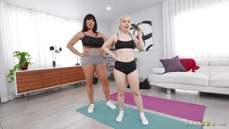 Ava Devine and Haley Spades do fitness