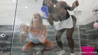 Tiffany Watson and Ebony Mystique have squirting fun