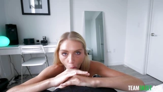 Blonde Payton Avery gives masterful blowjob in POV