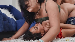 Luna Star and Gabriela Lopez are sucking Jay Romero's cock