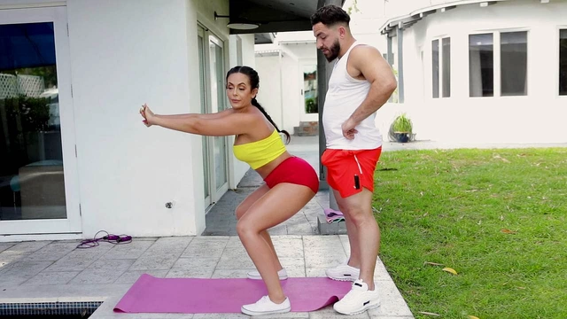 Kiki Klout and her trainer Peter Green on work out sessions - Porn Movies -  3Movs