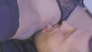 Alyssia Kent sat on Max Deeds' face and got her pussy licked