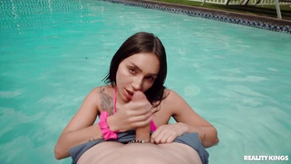 Sisi Rose is sucking big cock in the pool