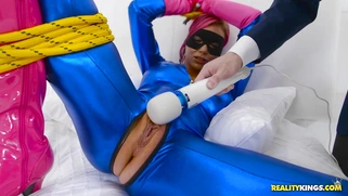 Super heroine Anna Bell Peaks tied herself up and squirted all over the place