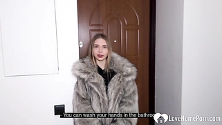 Picked up babe thanks me with hard sex