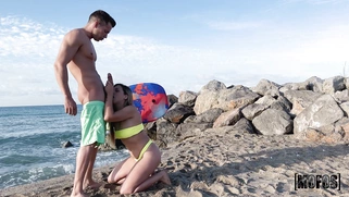 Valeria Fuentes is sucking cock and licking balls on the beach