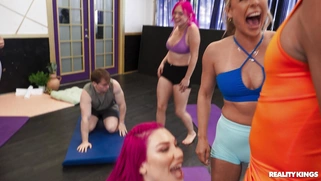 Lily Lou and Summer Vixen give blowjob to Damon Dice