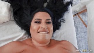 BBW Sofia Rose gives blowjob to Will Pounder