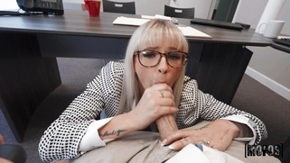 Katee V wearing glasses is sucking cock in POV