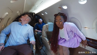 YouLoveCece is dildoing her pussy in the jet