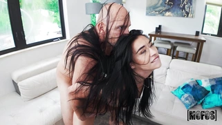 Delilah Dagger gets facialed after pussy fucking