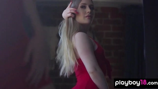 Hot blonde teen fingered her juicy pussy