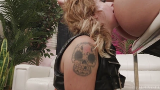 Lysagna DelRay gives rimjob to Nade Nasty