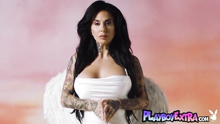 Naked MILF angel reveals her sultry side