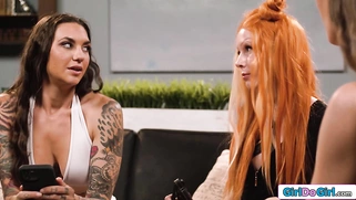 Who is up for an oral lesbian threesome?