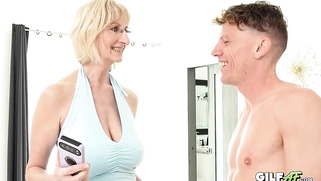 I bang My Busty MILF Neighbor