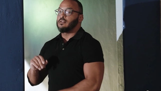 Ebony MILF wants husbands big black cock