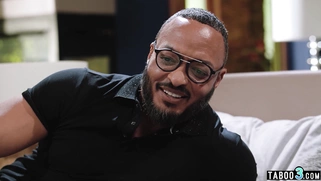 Ebony MILF wants husbands big black cock