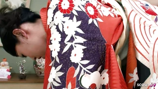 Japanese Geisha seduce to Uncensored Sex