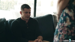 MILF gave a lesson to her virgin student