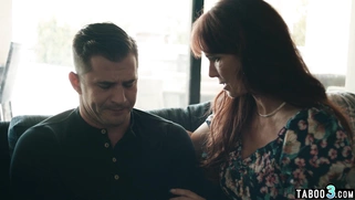 MILF gave a lesson to her virgin student