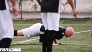 VIXEN Fan Eva Elfie Seduces Her Favorite Soccer Star