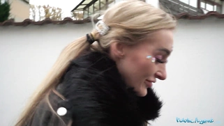 Daisy Lee gives an outstanding striptease dressed as a fairytale princess b4 sex