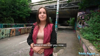 Lenna Ross loves getting her pussy fucked hard in a tunnel