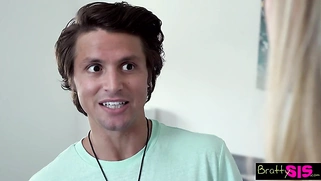 Сводный брат «Я просто буду все время пялиться на твои сиськи и киску» С16:Э1