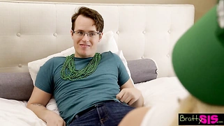 I'm Lucky with My Stepsister and Her Friend