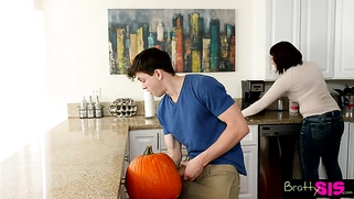 Stepbrother Fucks Stepsister