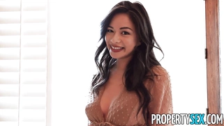 My Real Estate Agent Shows Me Her Big Tits And Fucks Me In My Home