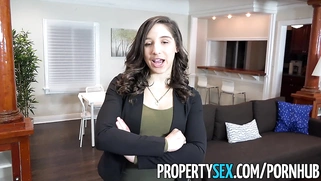 College Student Fucks Real Estate Agent With Big ass