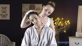 Natural Tits Hot Lesbians Enjoy Facesitting and orgasms