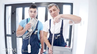 Horny big-titted blonde MILF Letty dirty threesome with hardcore handymen